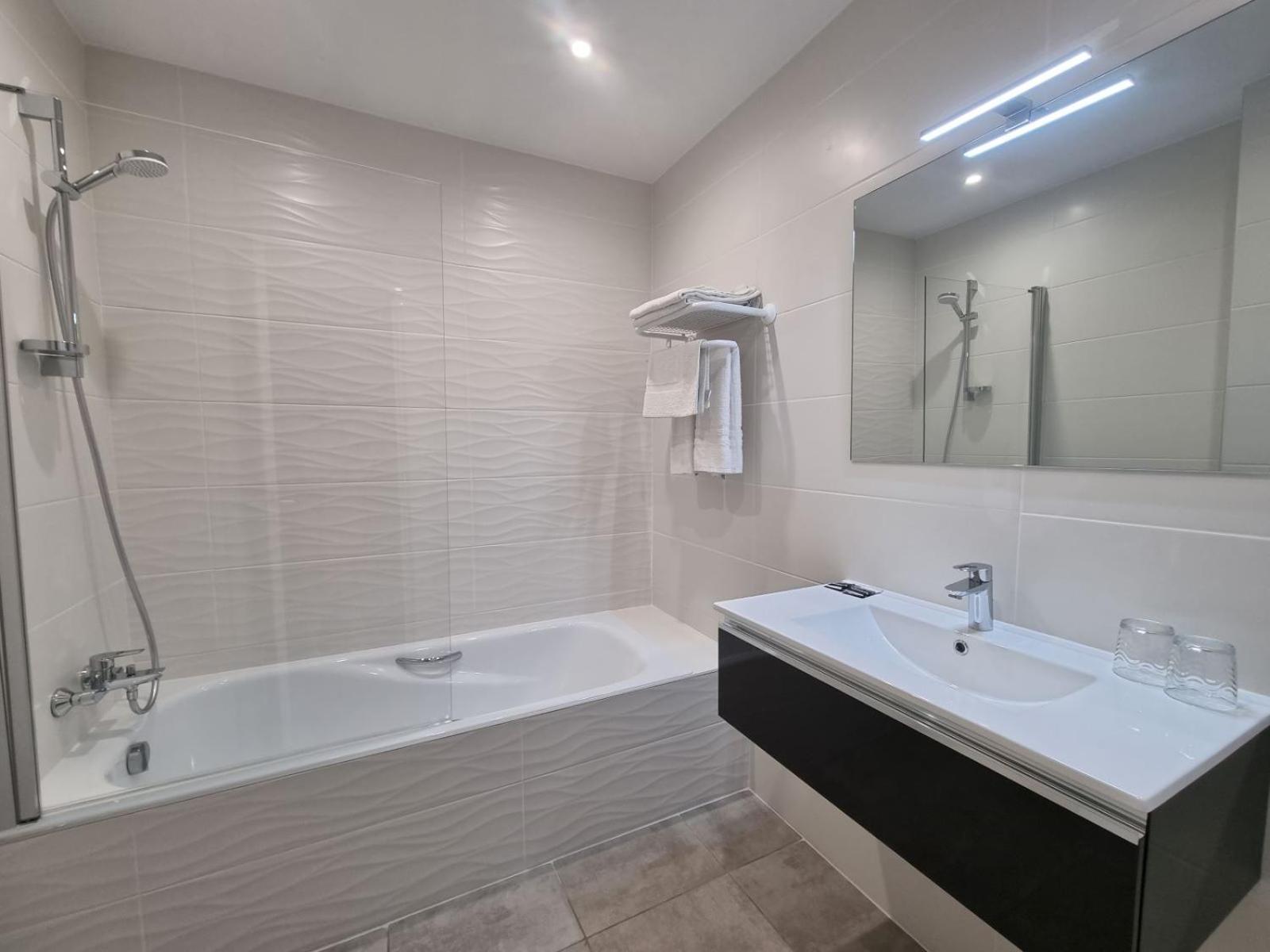 Hotel Ambeille Vue Mer Collioure Bagian luar foto