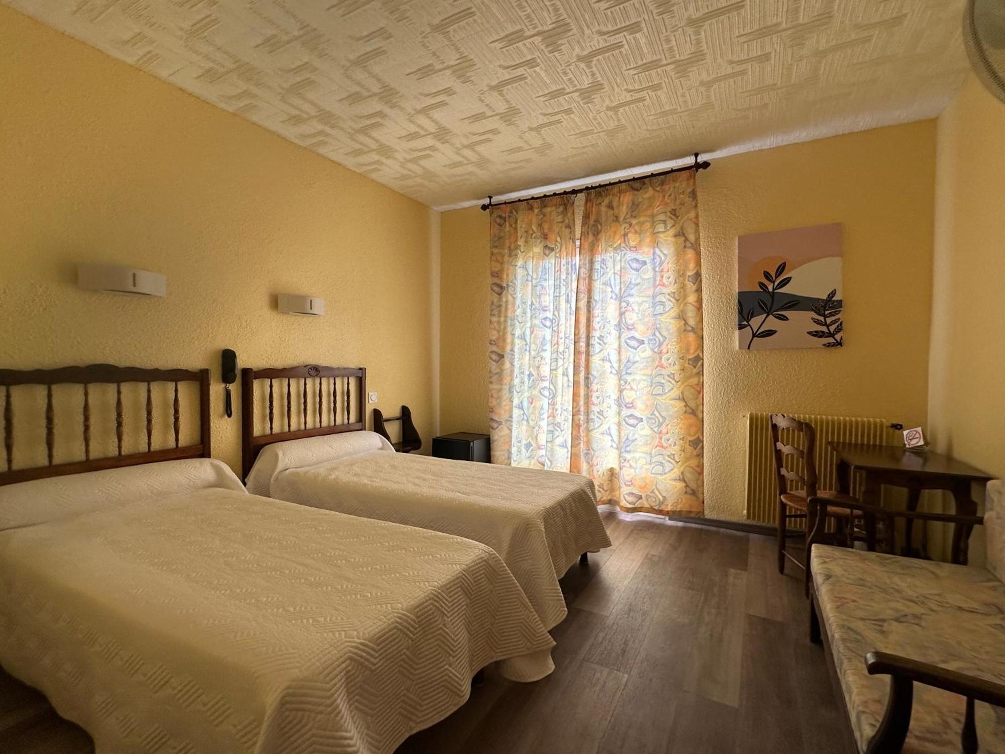 Hotel Ambeille Vue Mer Collioure Bagian luar foto
