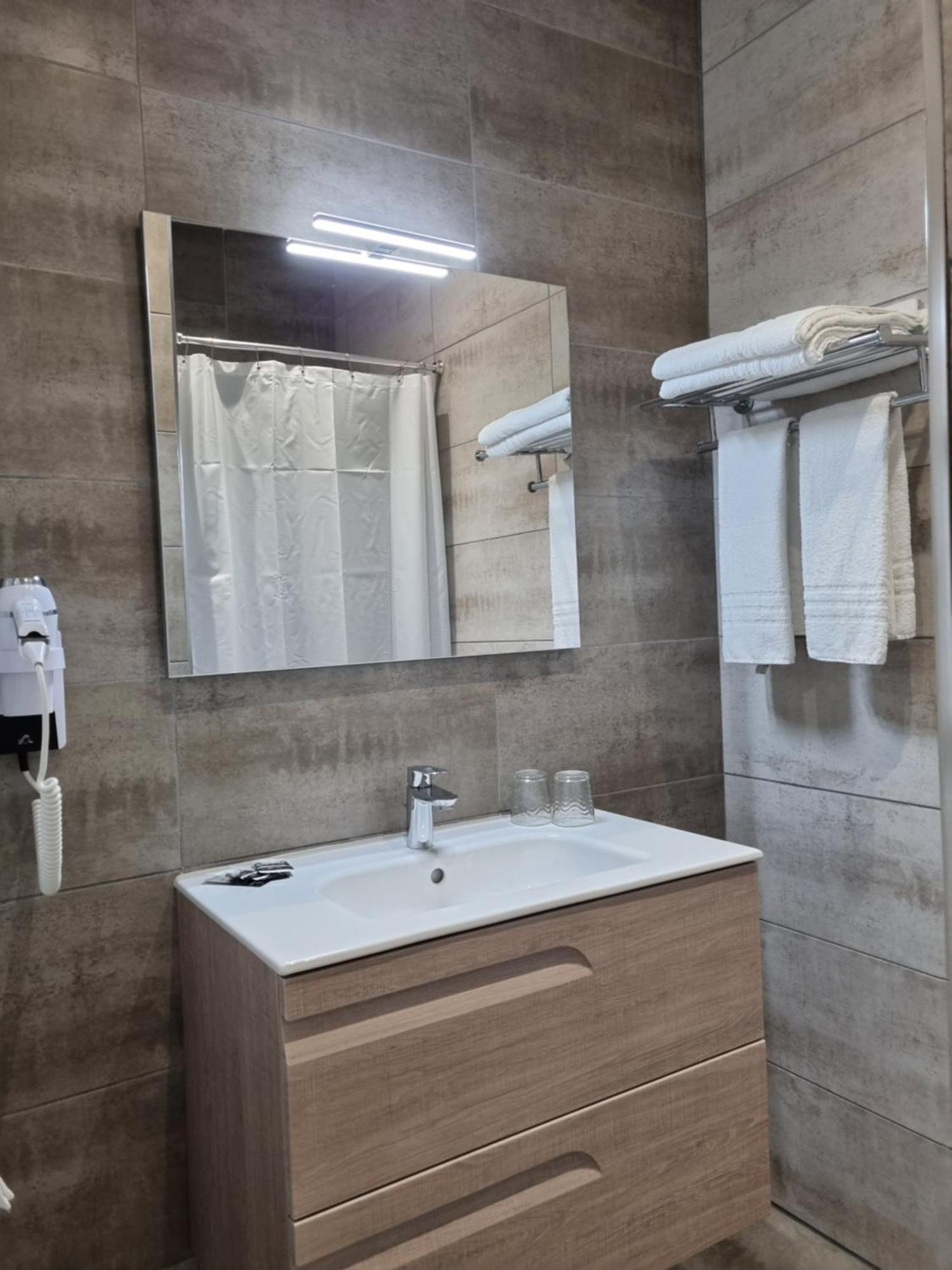 Hotel Ambeille Vue Mer Collioure Bagian luar foto